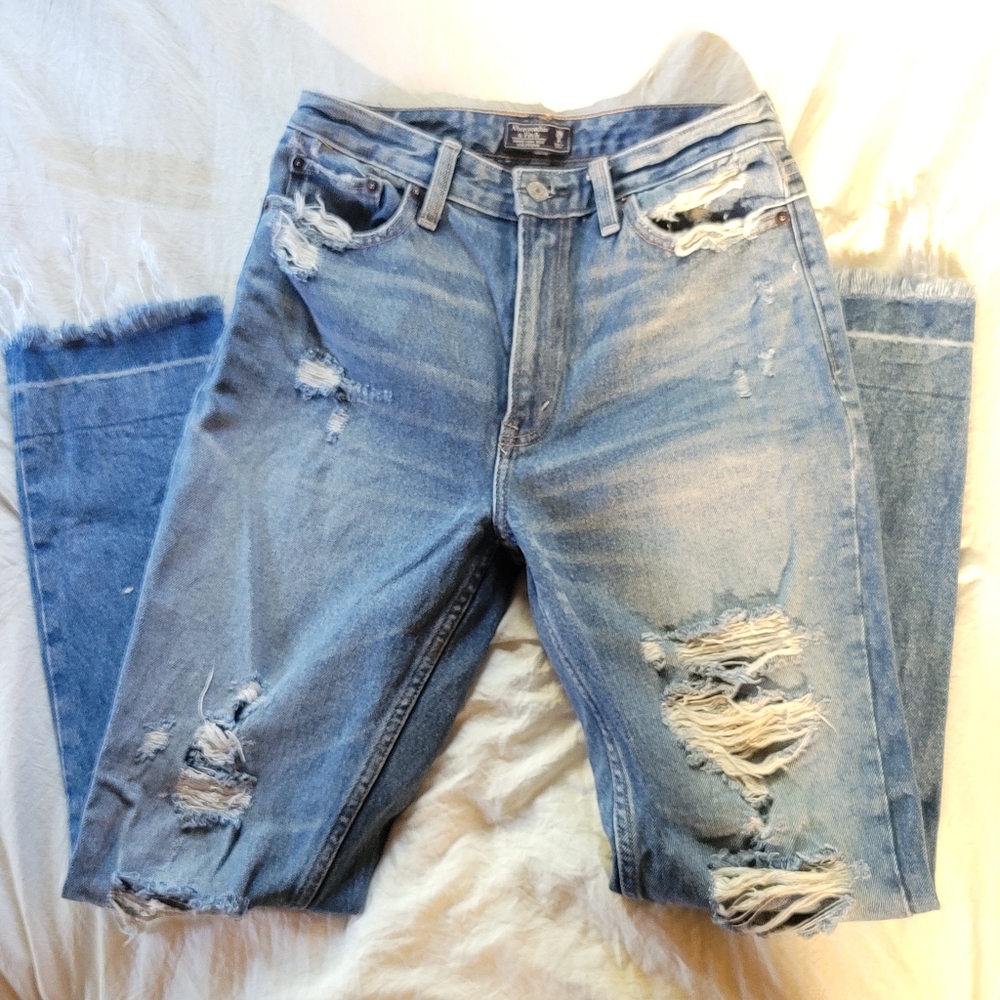 Abercrombie & Fitch High Rise Mom Jeans